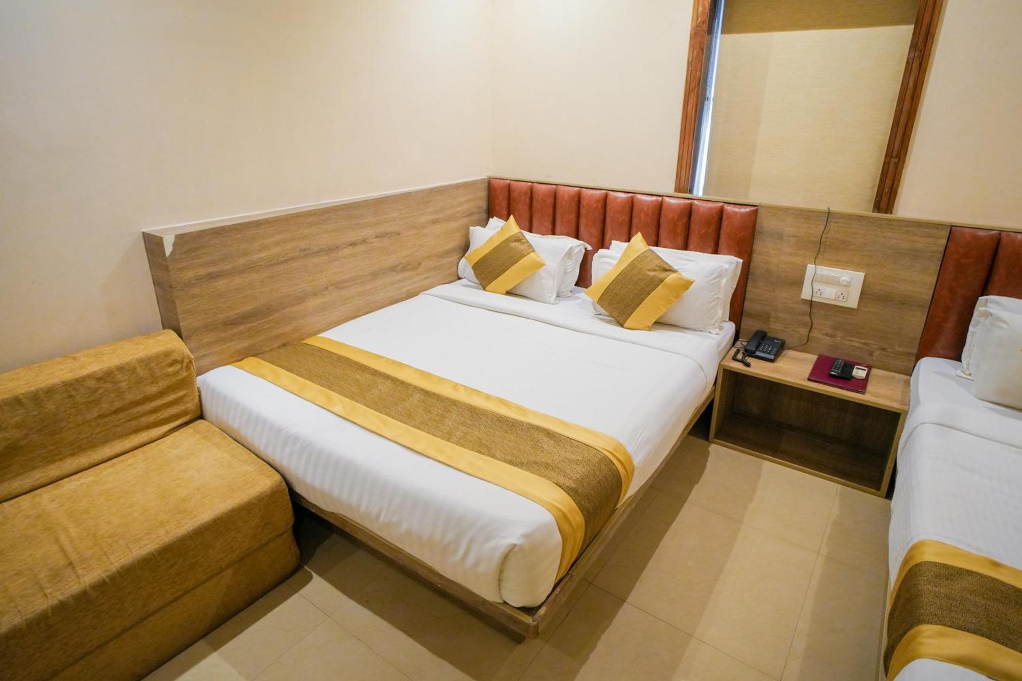 Hotel Skylink Hospitality Mahalaxmi Мумбаї Екстер'єр фото