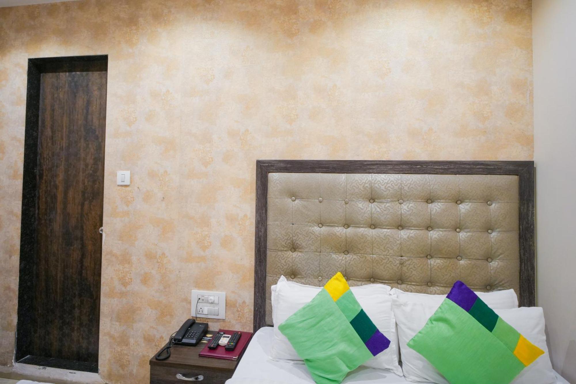 Hotel Skylink Hospitality Mahalaxmi Мумбаї Екстер'єр фото