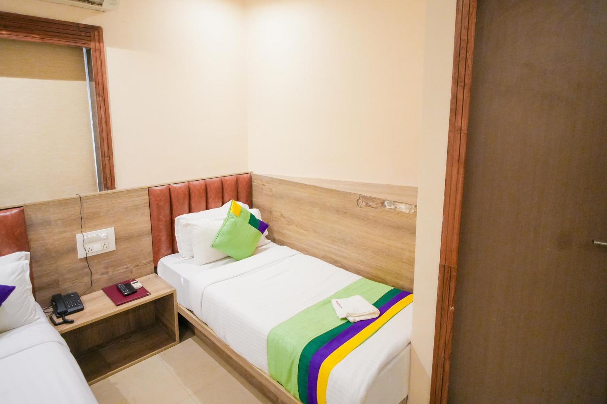 Hotel Skylink Hospitality Mahalaxmi Мумбаї Екстер'єр фото