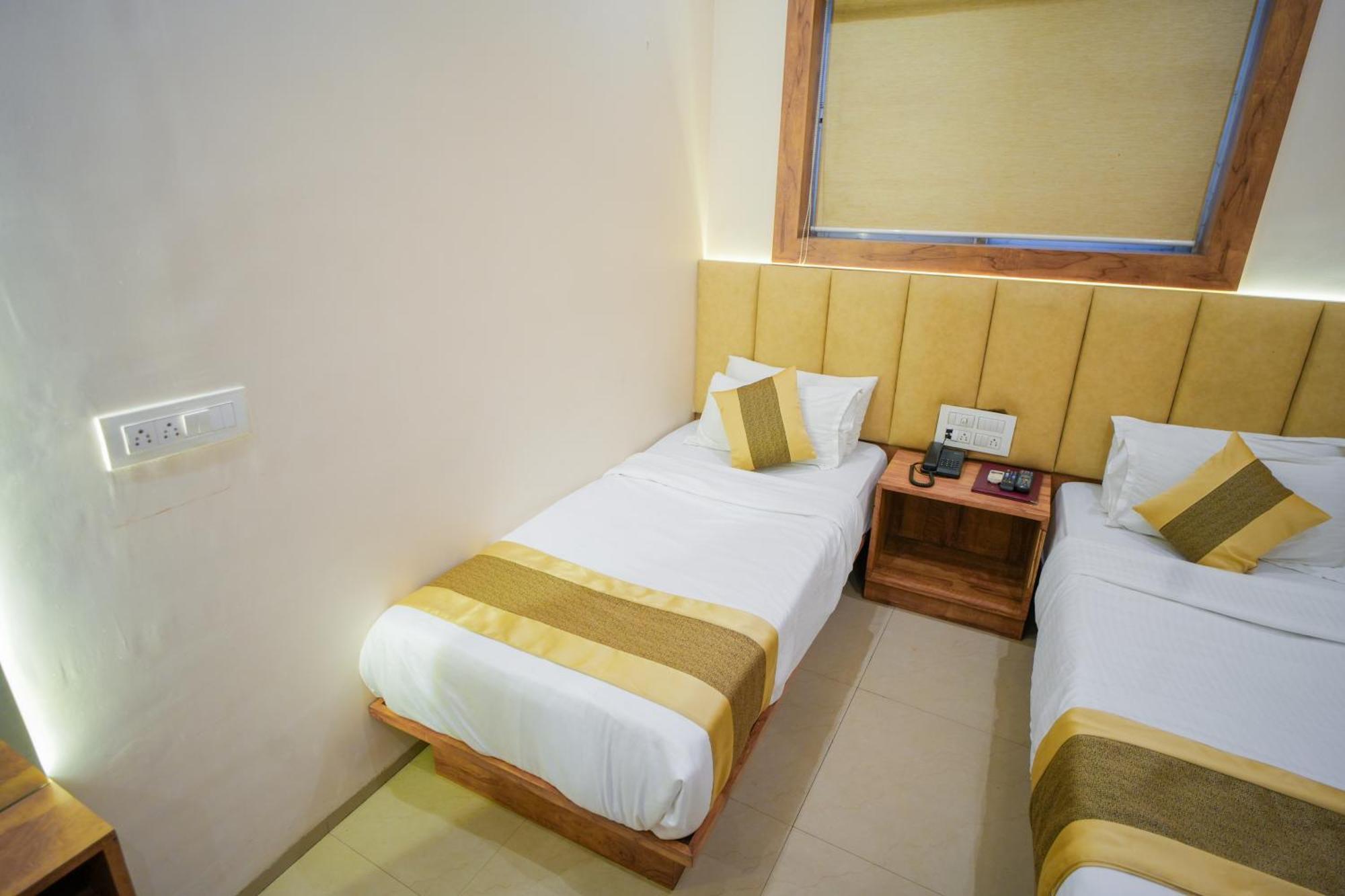 Hotel Skylink Hospitality Mahalaxmi Мумбаї Екстер'єр фото