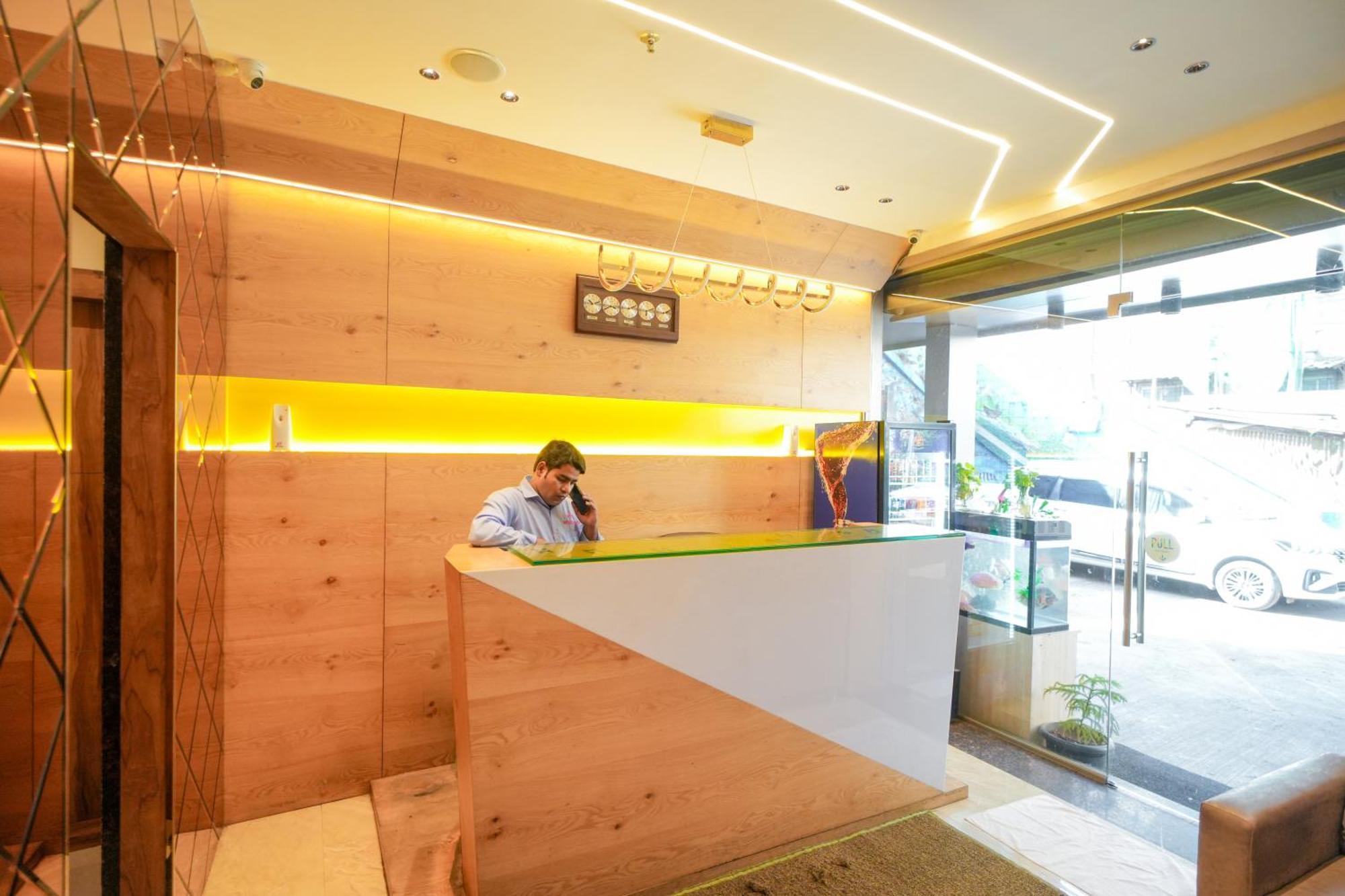 Hotel Skylink Hospitality Mahalaxmi Мумбаї Екстер'єр фото