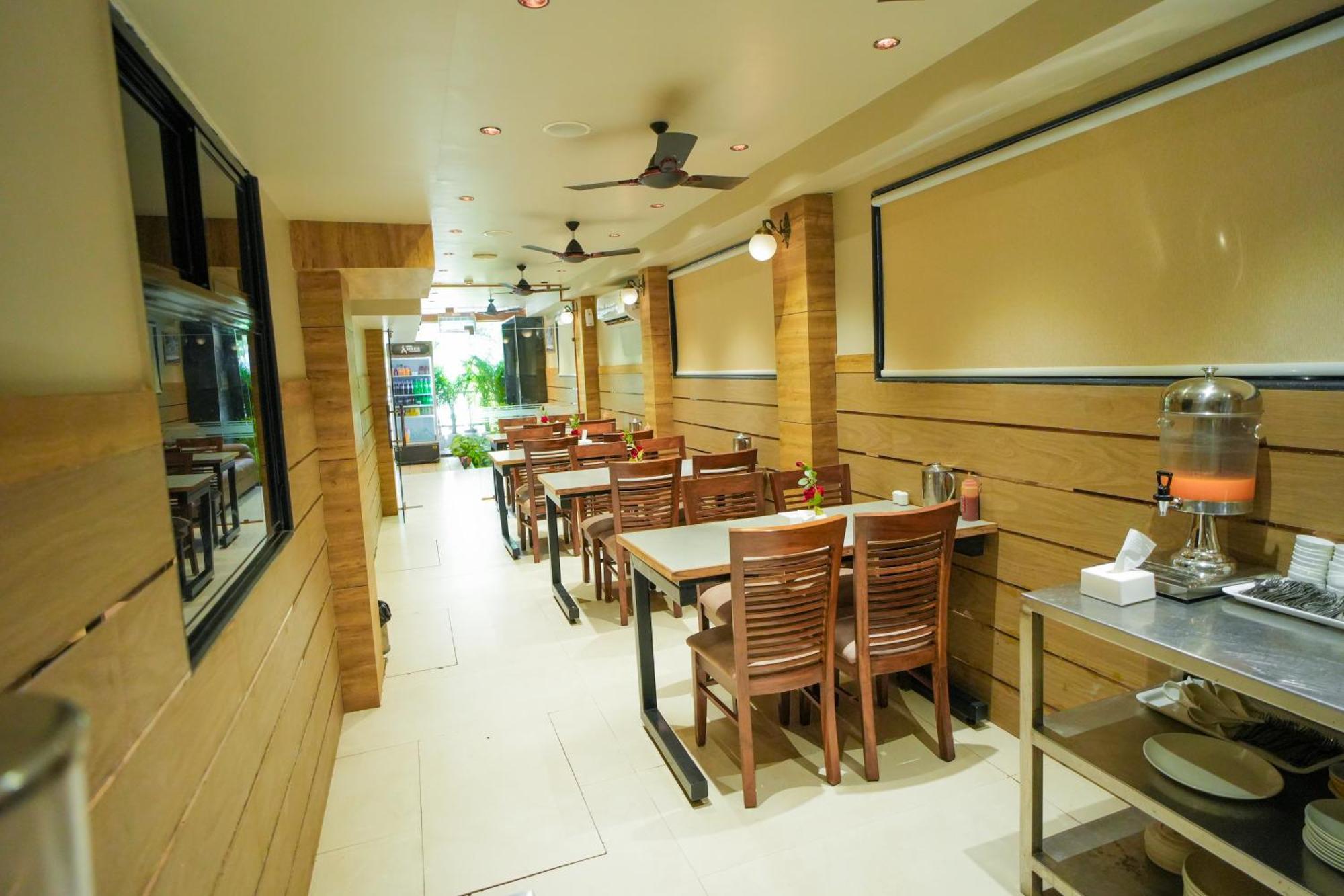 Hotel Skylink Hospitality Mahalaxmi Мумбаї Екстер'єр фото