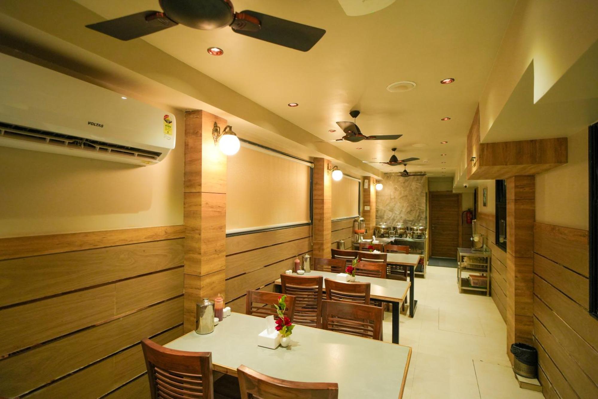 Hotel Skylink Hospitality Mahalaxmi Мумбаї Екстер'єр фото