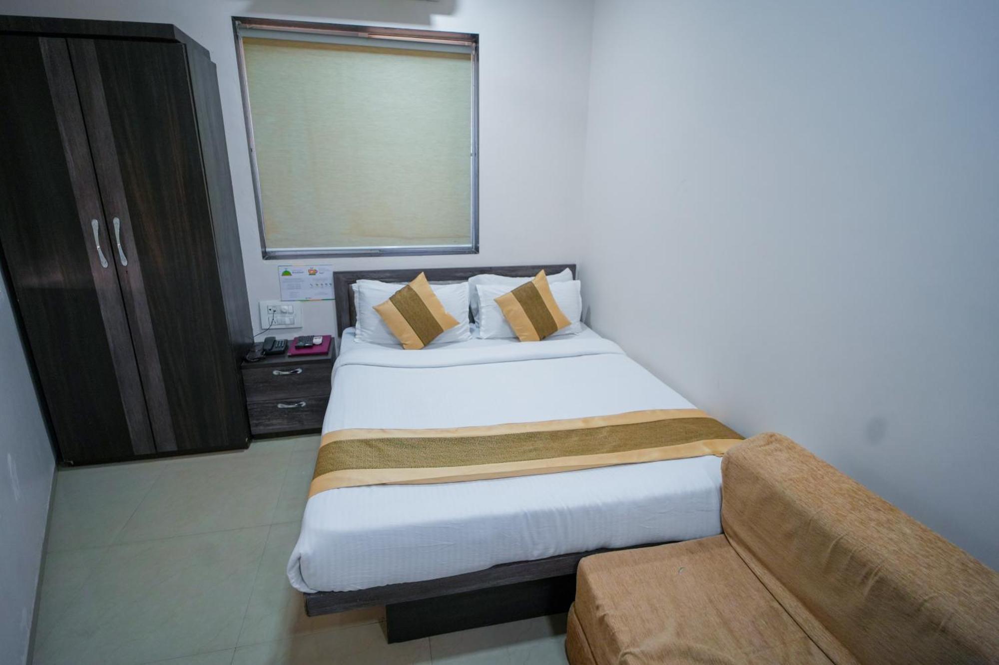 Hotel Skylink Hospitality Mahalaxmi Мумбаї Екстер'єр фото