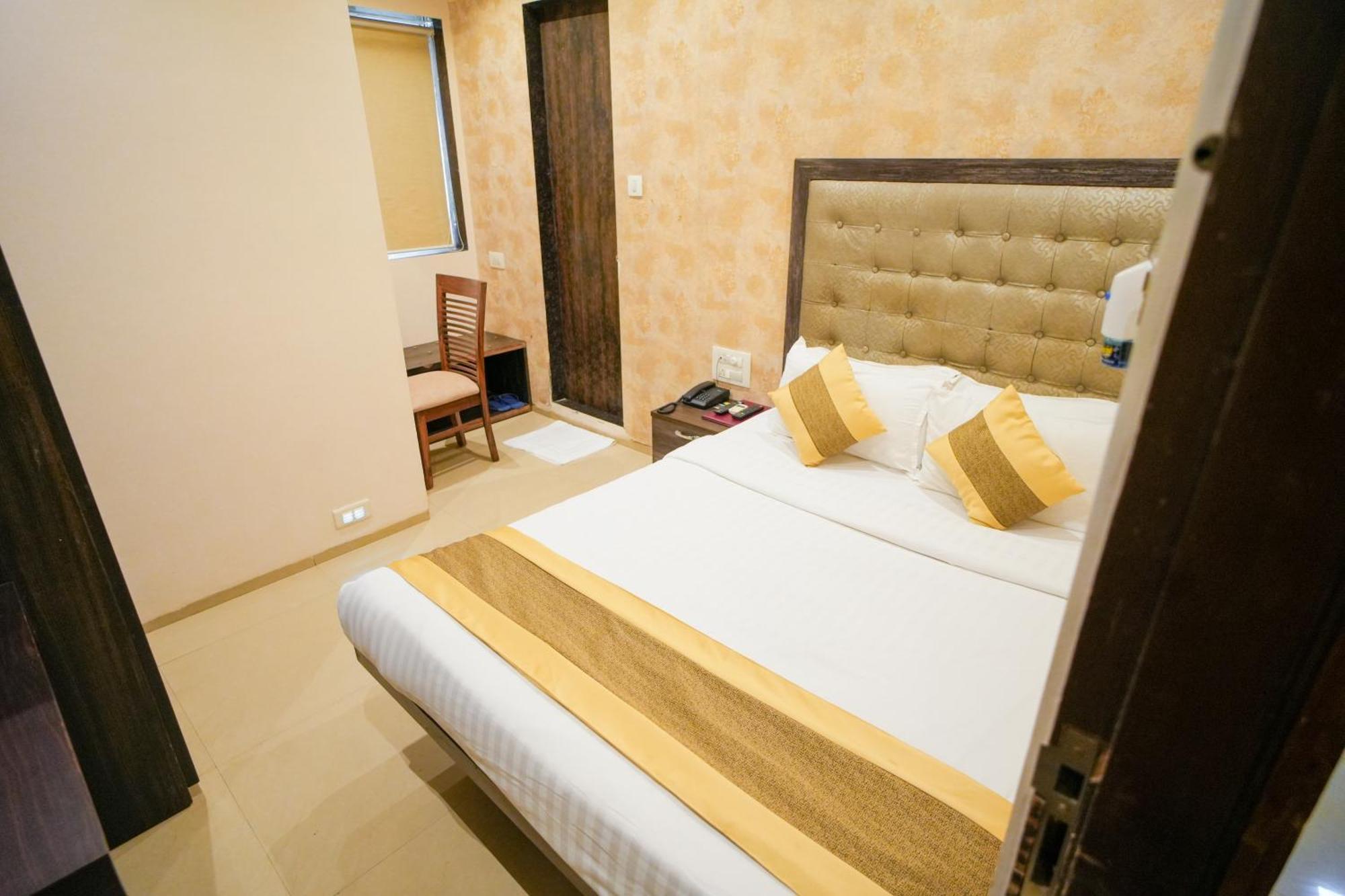 Hotel Skylink Hospitality Mahalaxmi Мумбаї Екстер'єр фото