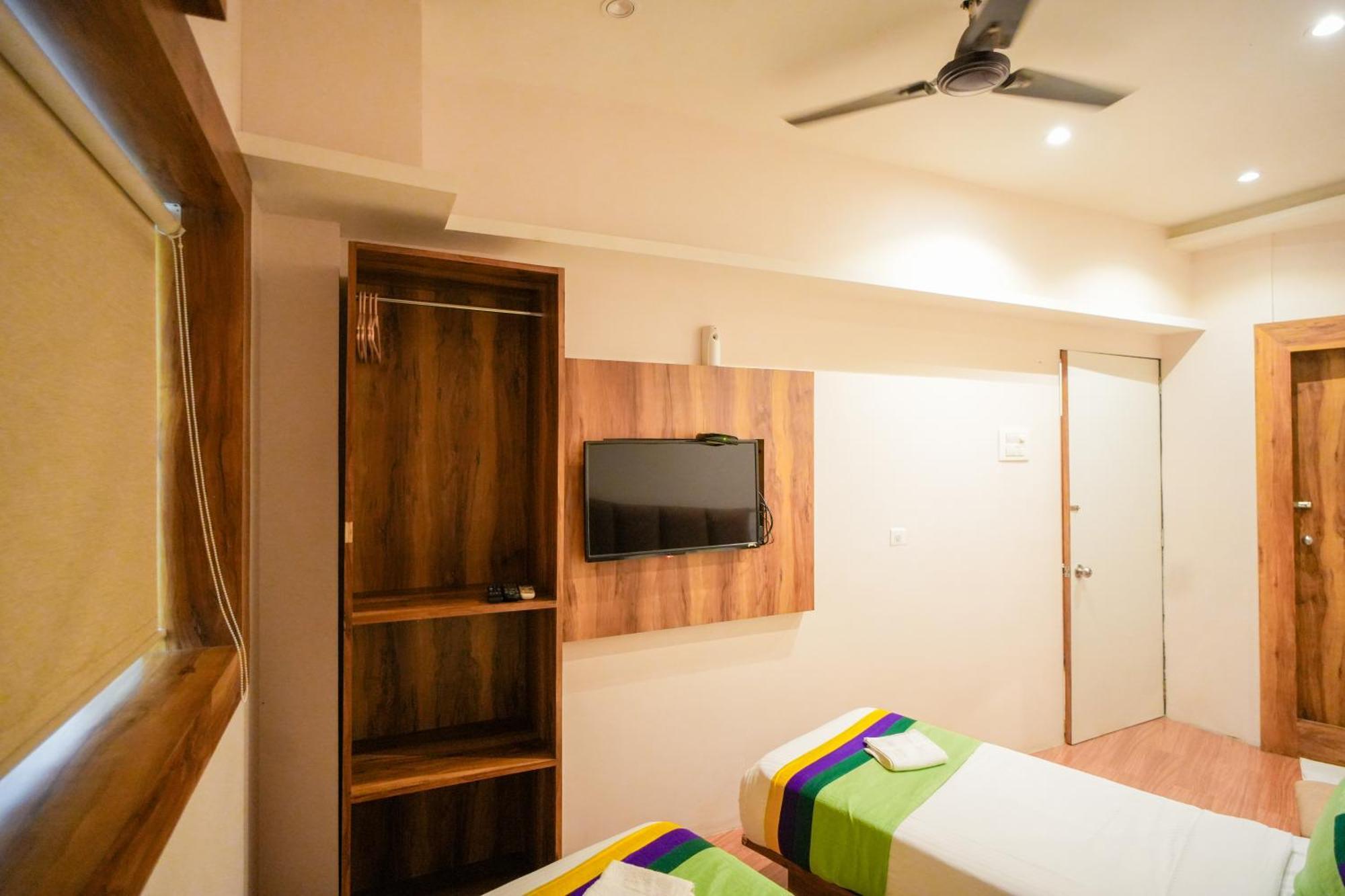 Hotel Skylink Hospitality Mahalaxmi Мумбаї Екстер'єр фото