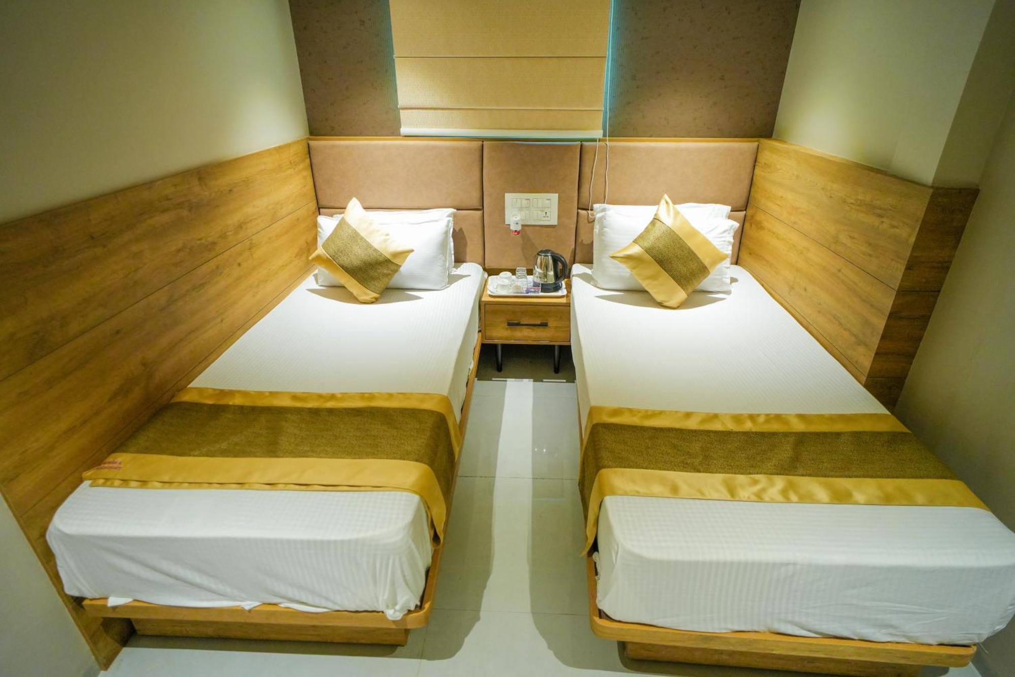 Hotel Skylink Hospitality Mahalaxmi Мумбаї Екстер'єр фото