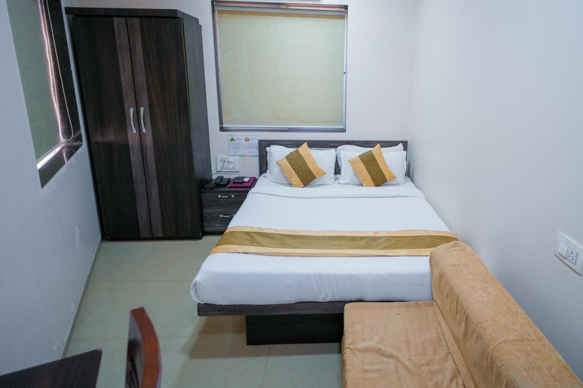 Hotel Skylink Hospitality Mahalaxmi Мумбаї Екстер'єр фото