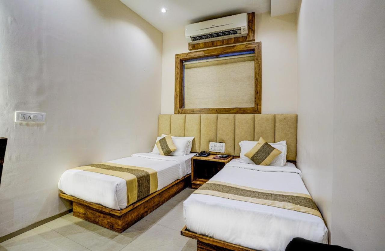 Hotel Skylink Hospitality Mahalaxmi Мумбаї Екстер'єр фото